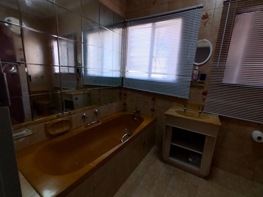 5 Bedroom Property for Sale in Fichardt Park Free State